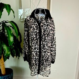 Woman blouse/tunic long sleeve size large leopard print